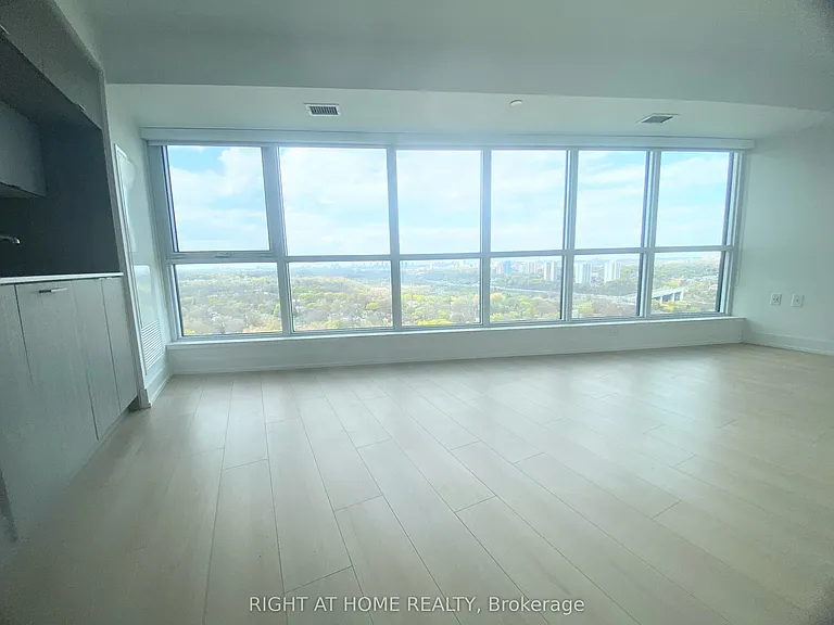 585 Bloor St E #2416 — Photo 12