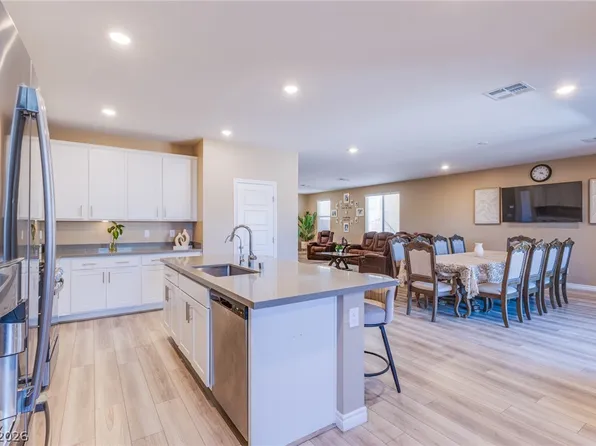 10080 Desert Azure St, Las Vegas, NV 89178