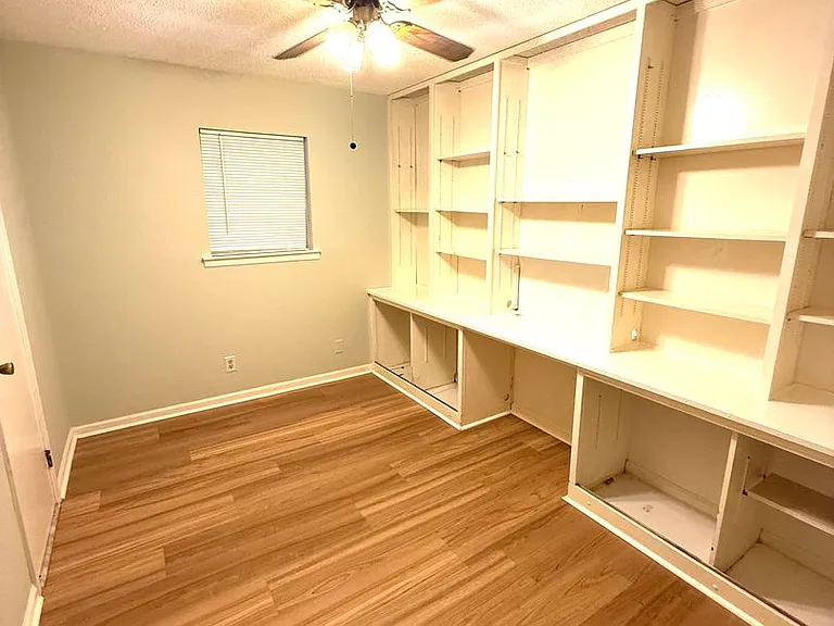 241 Kroy Dr — Photo 10