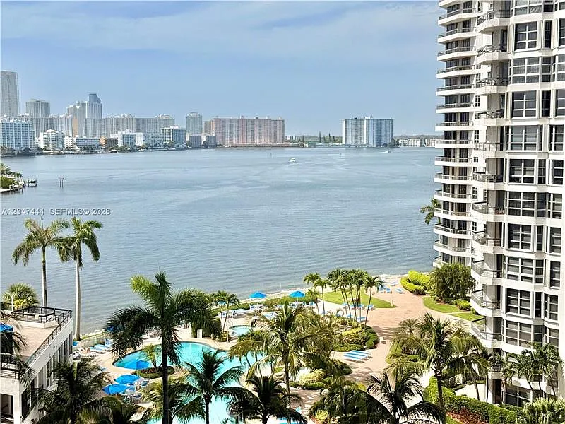 2 bed, 1403 sqft, $3,800 — Photo 2