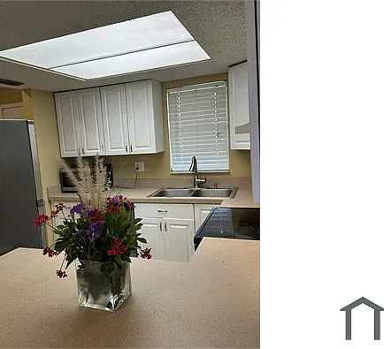 2 bed, 900 sqft, $2,100 — Photo 1