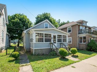 1128 Davis Ave NW, Grand Rapids, MI 49504