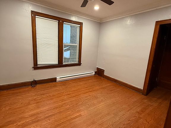 5th image of 1637 N Laramie Ave Unit 1A