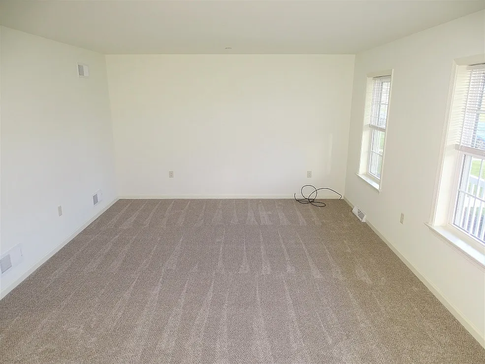 3 bed, 1.5 bath, 1440 sqft, $1,695 — Photo 3