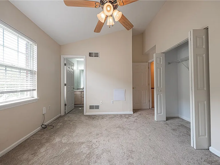 222 Castle Creek Dr — Photo 11