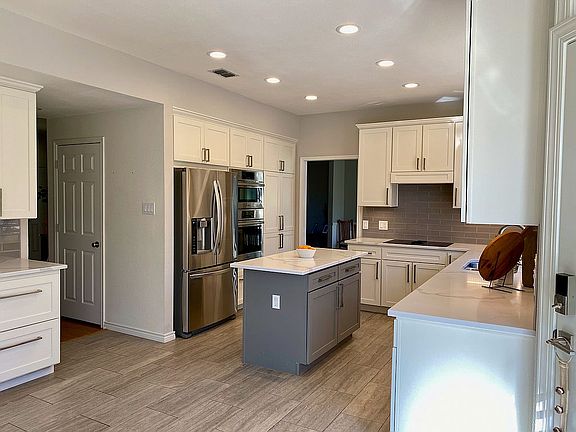 4th image of 3217 Shady Glen Dr