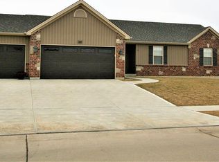 120 Albany Manor Dr, Foristell, MO 63348