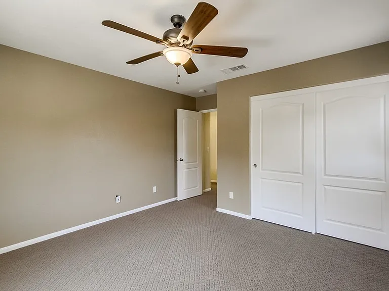 5102 Sevilla St — Photo 47