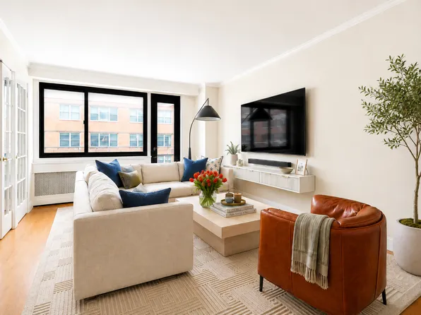 16 West 16th Street image 1 of 13