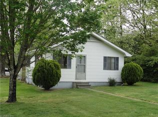 229 Allen Rd, East Flat Rock, NC 28726