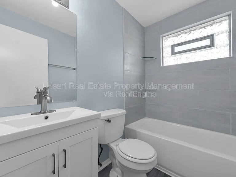 880 N Meadows Ct #J — Photo 5