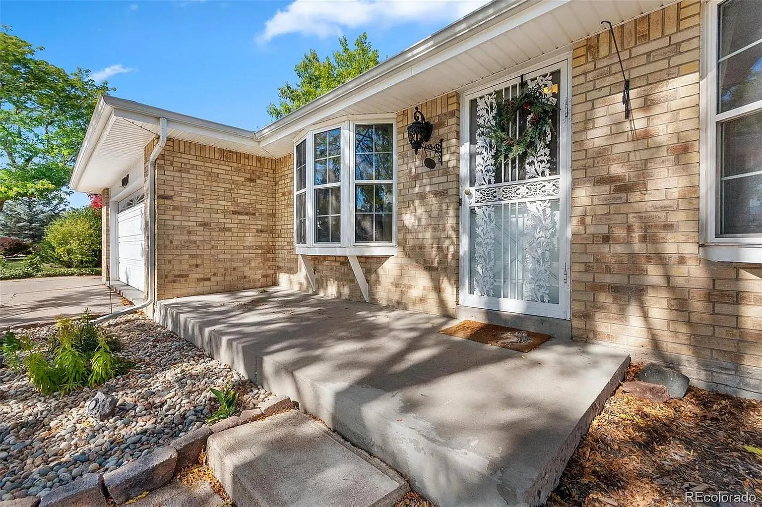 4 bed, 2486 sqft, $3,600 — Photo 2
