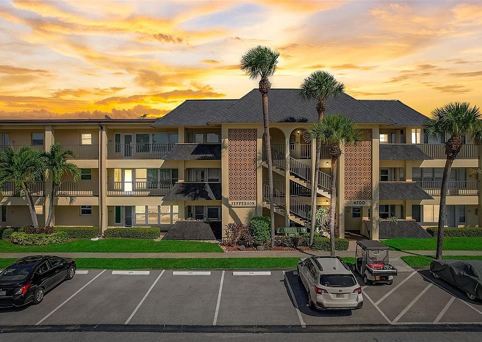 1st image of 4700 Cove Cir APT 104