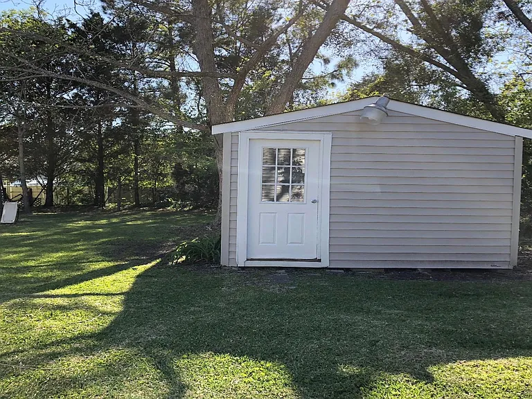 725 W Phillips Dr — Photo 5