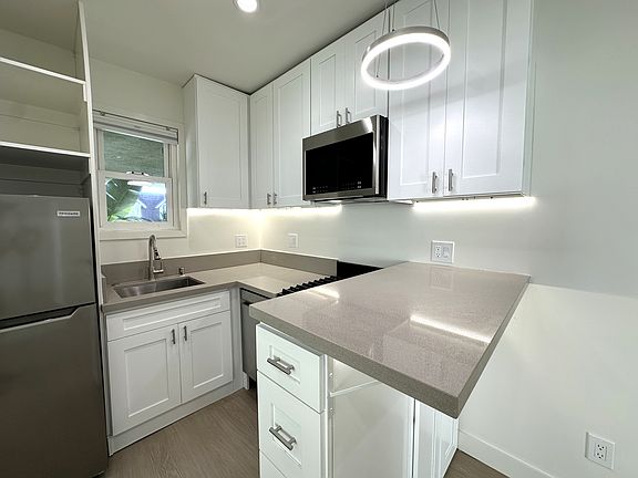 2nd image of 1734 Barry Ave #8