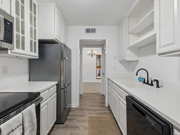 2116 Hobbs Rd APT N11, Nashville, TN 37215