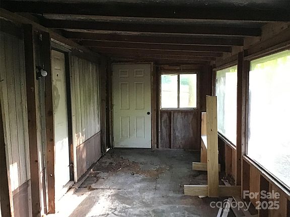 2nd image of 163 Shanna Ln