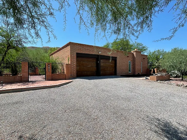 5830 E Calle Del Ciervo — Photo 71