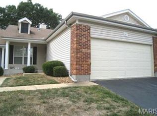 807 Woodside Trails Dr, Ballwin, MO 63021