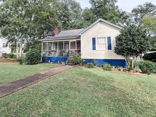 504 Cherry St, Talladega, AL 35160