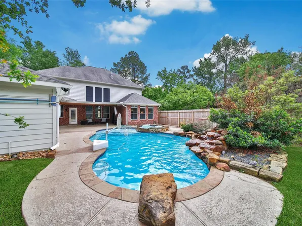 3 Murmuring Creek Pl, Conroe, TX 77385