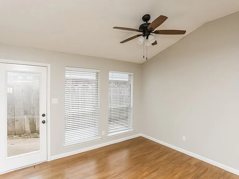 528 Blue Haze Dr — Photo 4