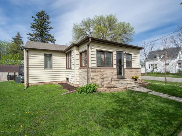 624 Elm St N, Fargo, ND 58102