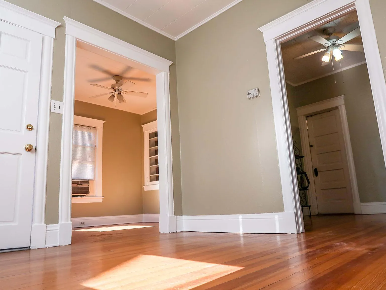 1 bed, 540 sqft, $1,200 — Photo 4