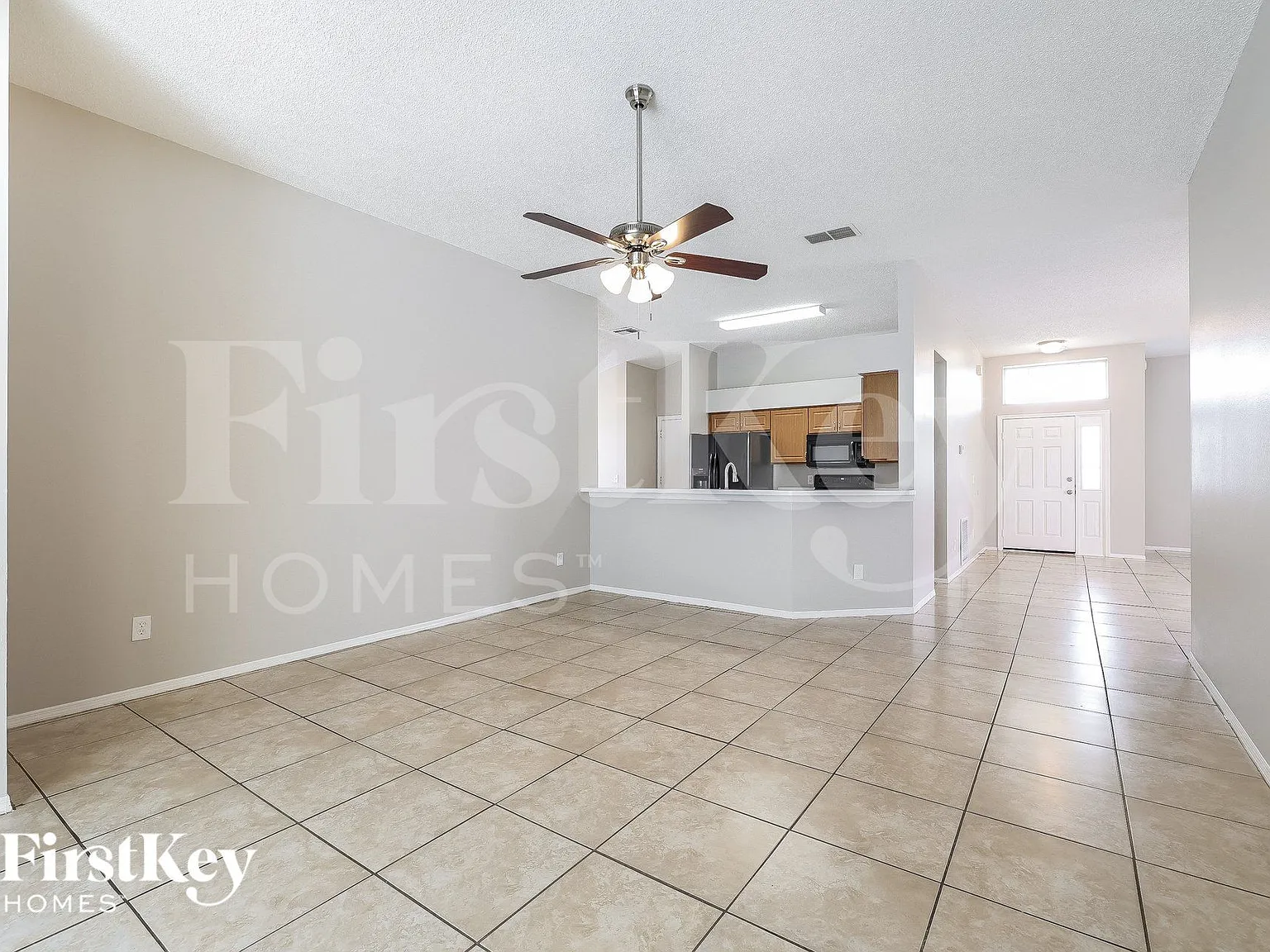 3 bed, 2.0 bath, 1677 sqft, $2,600 — Photo 3