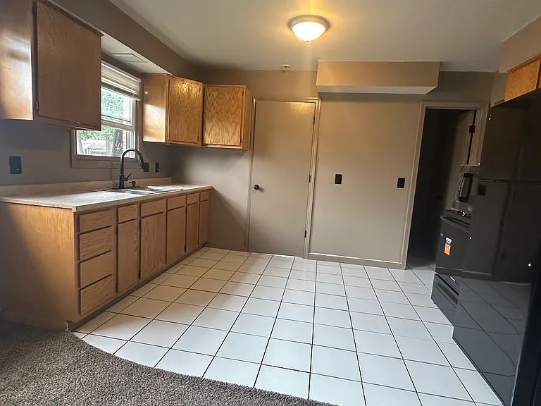 1090 Patricia Dr #1080 — Photo 4