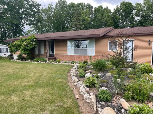 1807 S Lake Mitchell Dr, Cadillac, MI 49601