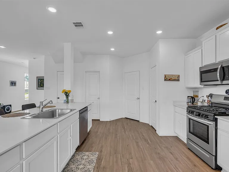 6304 Arcadia Sound Ln — Photo 10