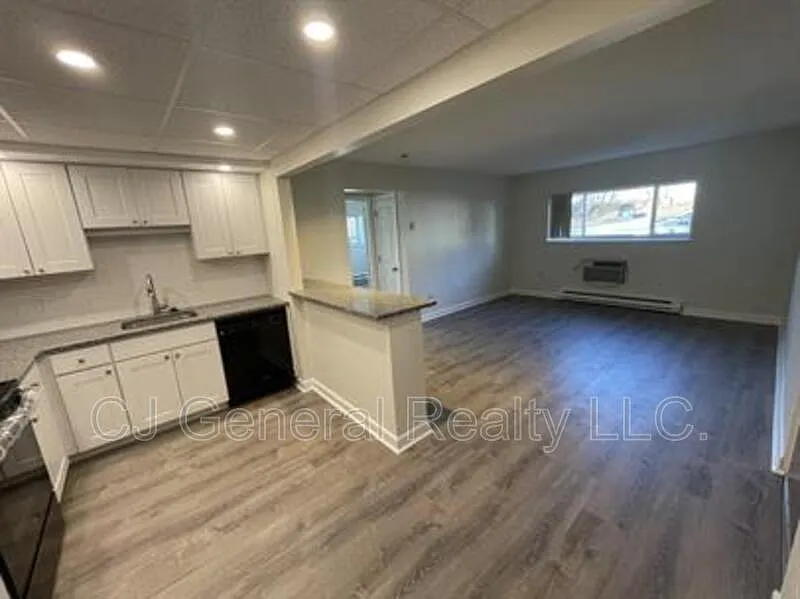 1 bed, 1.0 bath, 750 sqft, $1,975 — Photo 2