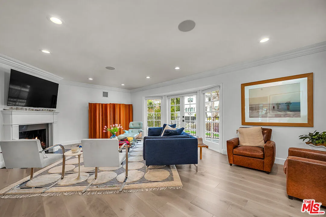 4 bed, 4.0 bath, $14,950 — Photo 2