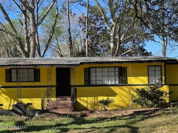 1136 Killarney St, Jackson, MS 39212