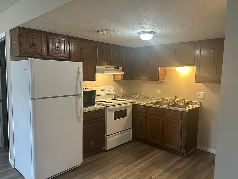 328 Kickapoo St #B — Photo 4