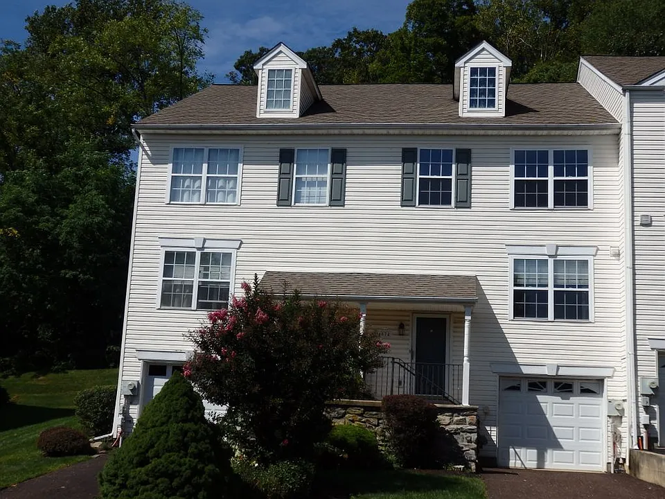 4574 Louise Saint Claire Dr