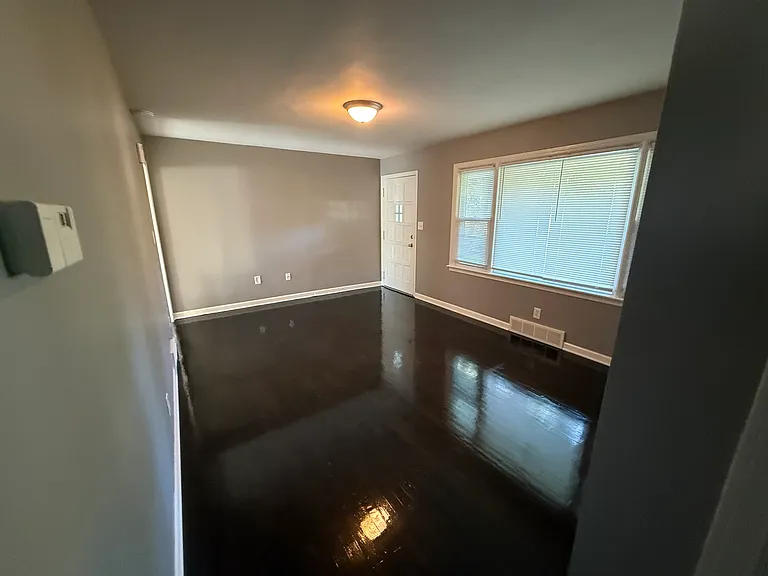 5731 N Amoret Ave — Photo 10