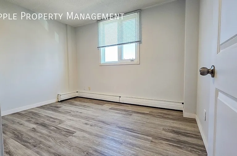 314 14th St NW #305 — Photo 9