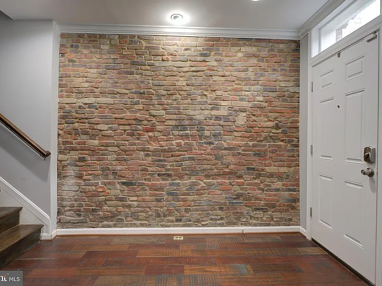 16 N Bradford St — Photo 6