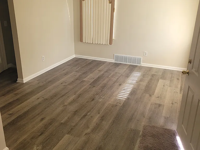 19420 Huntington Rd — Photo 15