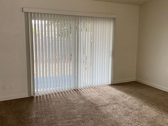 4th image of 392 Whitesell Ct NE #374W