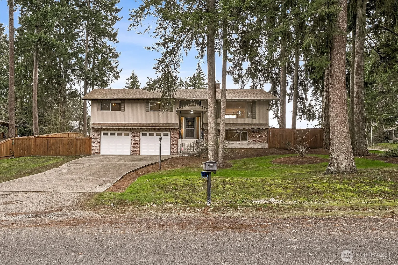 15517 99TH Avenue E photo 1