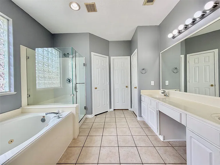 24327 Lanning Dr — Photo 16