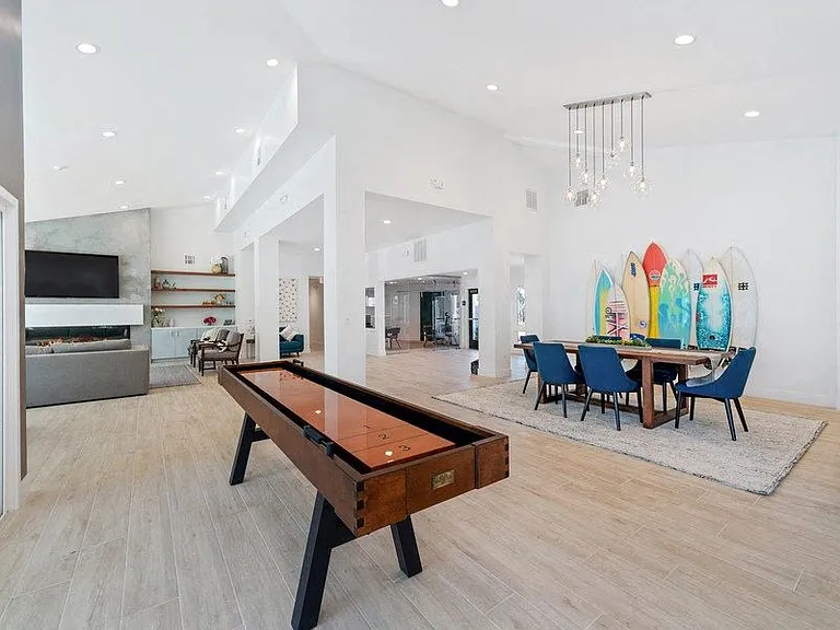 Pointe Luxe Apartment Homes — Photo 20