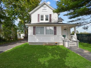 21 Maple Ave, Port Jefferson Station, NY 11776