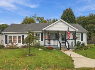 129 Rolling Acres Dr, Frankfort, KY 40601