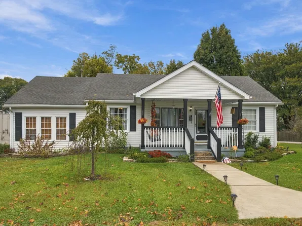 129 Rolling Acres Dr, Frankfort, KY 40601