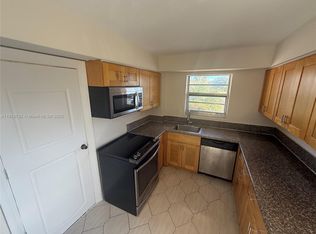 1540 NE 191st St APT 345, Miami, FL 33179