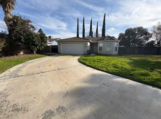2403 W Sweet Ct, Visalia, CA 93291